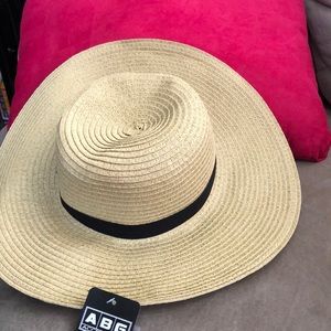 Sun hat BRAND NEW